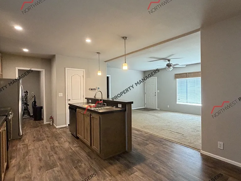 124 Valley View Dr — Photo 5