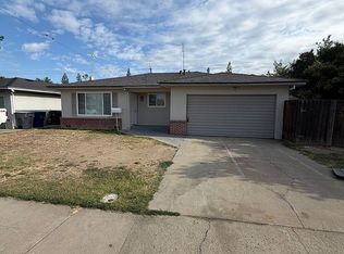 446 W San Gabriel Ave, Clovis, CA 93612