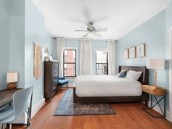 522 West 50th Street image 2 of 5