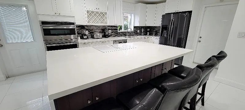 3 bed, 1905 sqft, $5,000 — Photo 3
