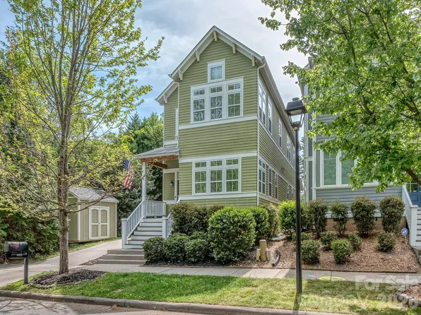 1427 Tippah Park Ct, Charlotte, NC 28205