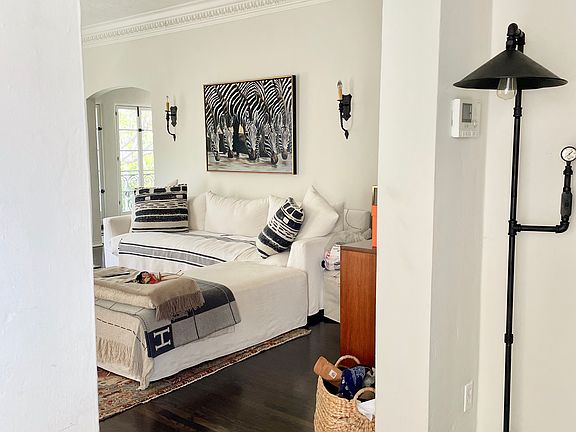 5th image of 1330 N Harper Ave #20