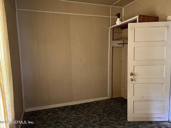 4th image of 114 E HICKS Street