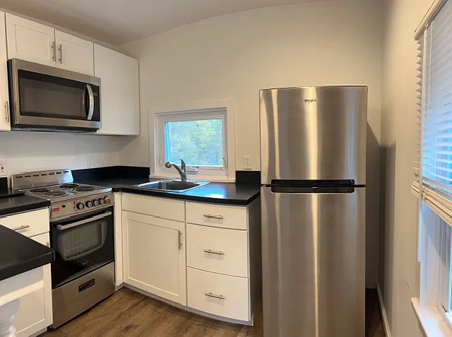 Studio, 650 sqft, $850 — Photo 4