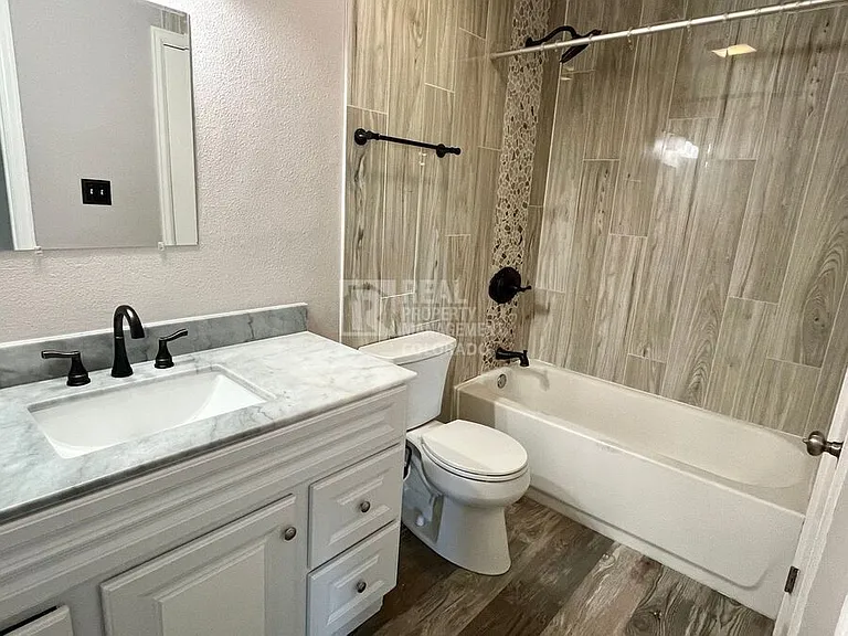 2626 Hearthwood Ln — Photo 7