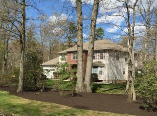 2 Daniel Ct, Tinton Falls, NJ 07724