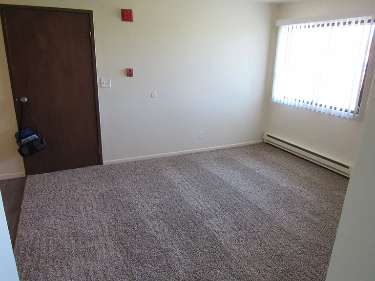 South Pine Apartments — Photo 11