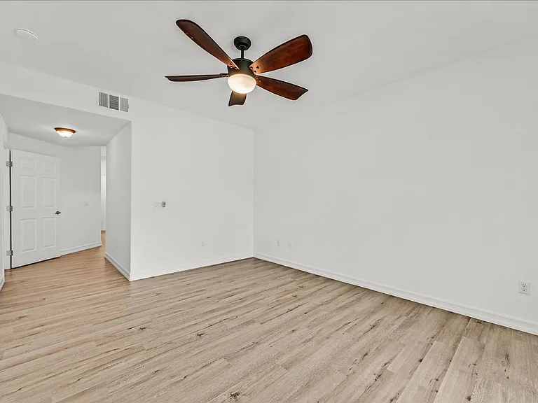 825 Canterra St #1059 — Photo 10