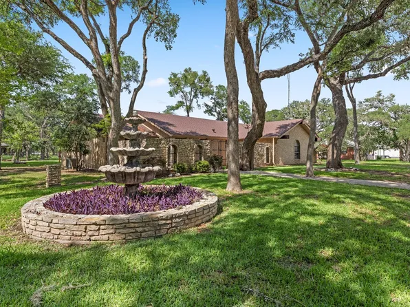 162 LONE OAK ST, Seguin, TX 78155