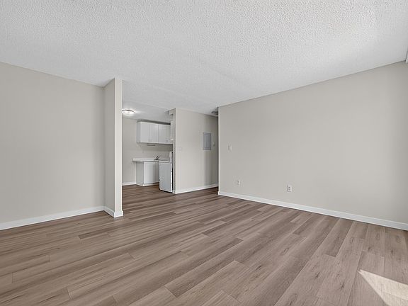 3rd image of 7220 Lindsay Rd #203