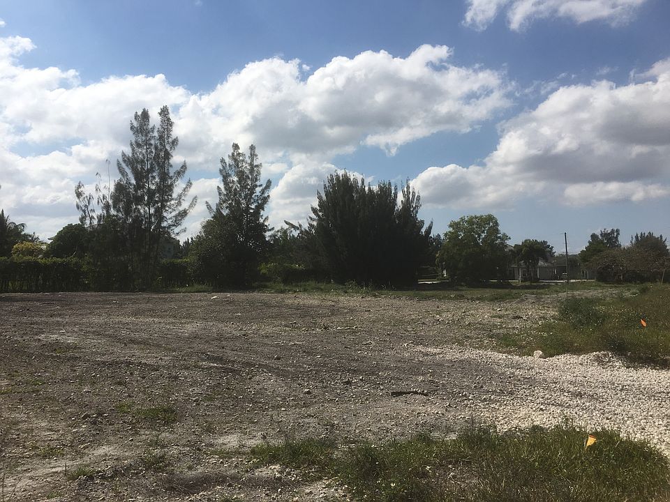 2nd image of 6000 SW 180th Ter
