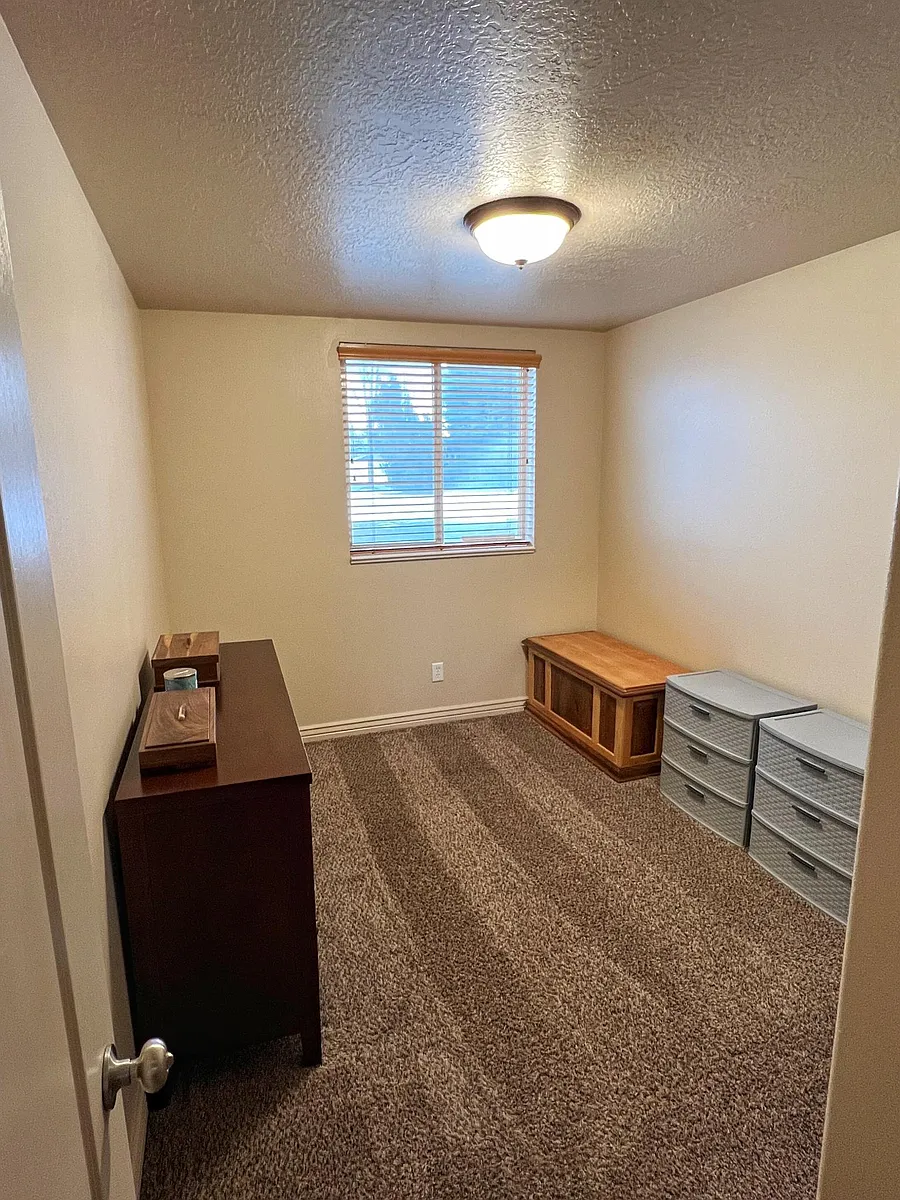 Building Photo - 183 S 400th St W #1-4