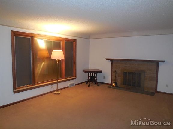 3rd image of 21463 Prestwick Ave