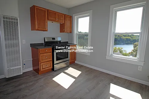 125 Grove St #2 Photo 1