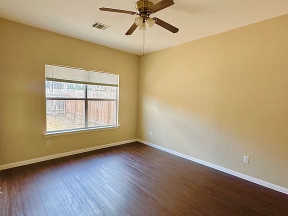 5th image of 2823 Southampton Way