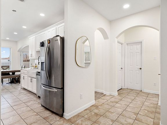 4th image of 210 Maltby Rd