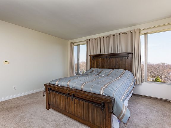 4th image of 1337 21st Ave #8B