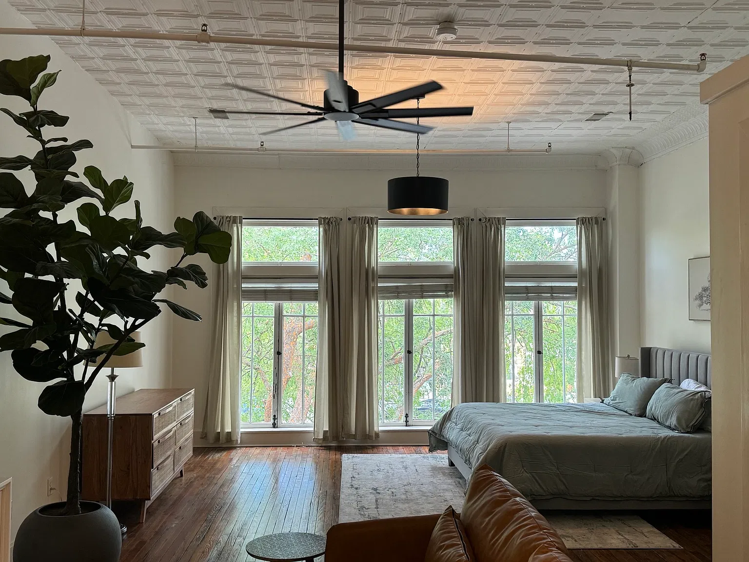 Studio, 850 sqft, $1,250 — Photo 1