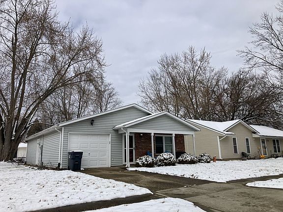 3rd image of 752 Holiday Dr