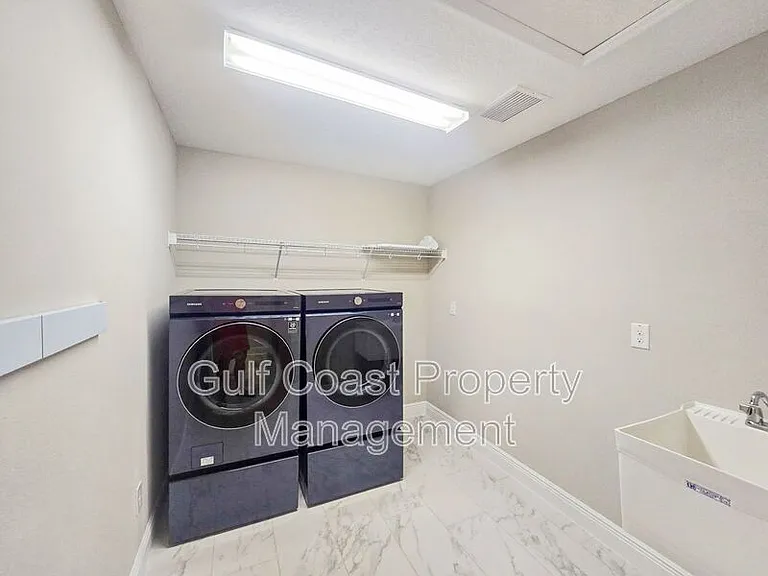 12664 Oak Hill Way — Photo 34