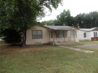 8501 Pemberton Ct, White Settlement, TX 76108