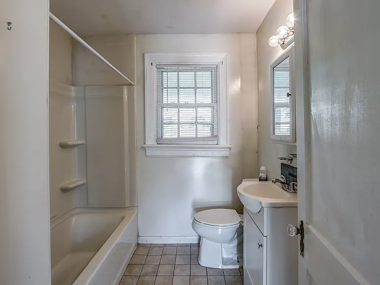 2021 Rose Ln — Photo 4