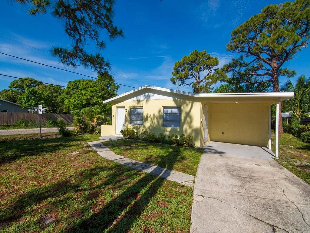 2 bed, 1.0 bath, 816 sqft, $1,995 — Photo 1