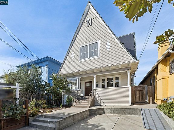 4th image of 702 33rd St