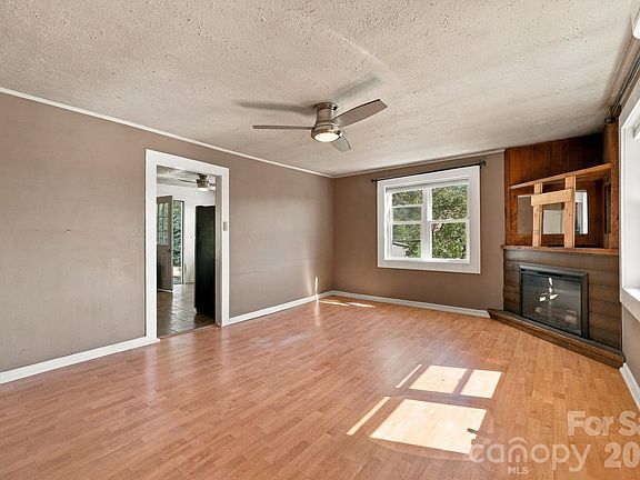 3rd image of 10 McCracken Rd