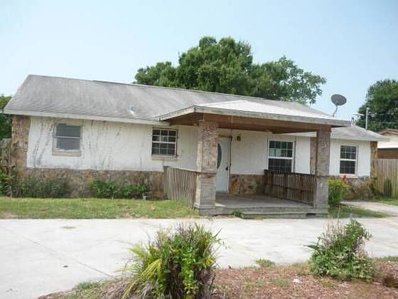 1st image of 7917 Allamanda Ave
