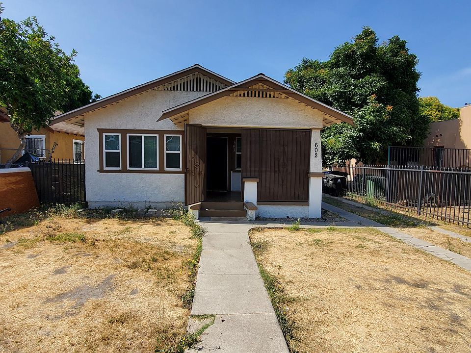 1st image of 602 W 80th St