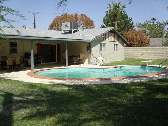 25' patio with diving pool