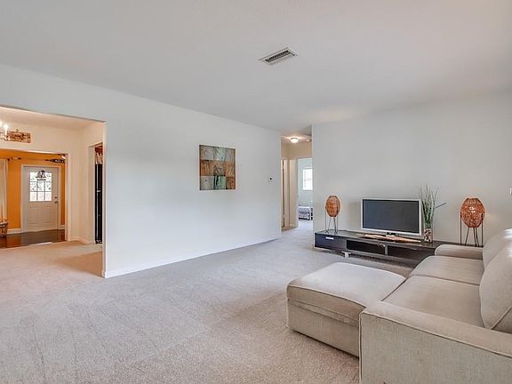4th image of 6614 1st Ave W