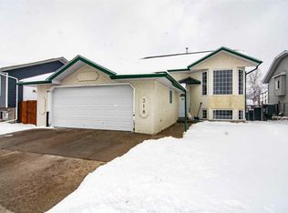 318 N Strathford Cres, Strathmore, AB T1P 1N9