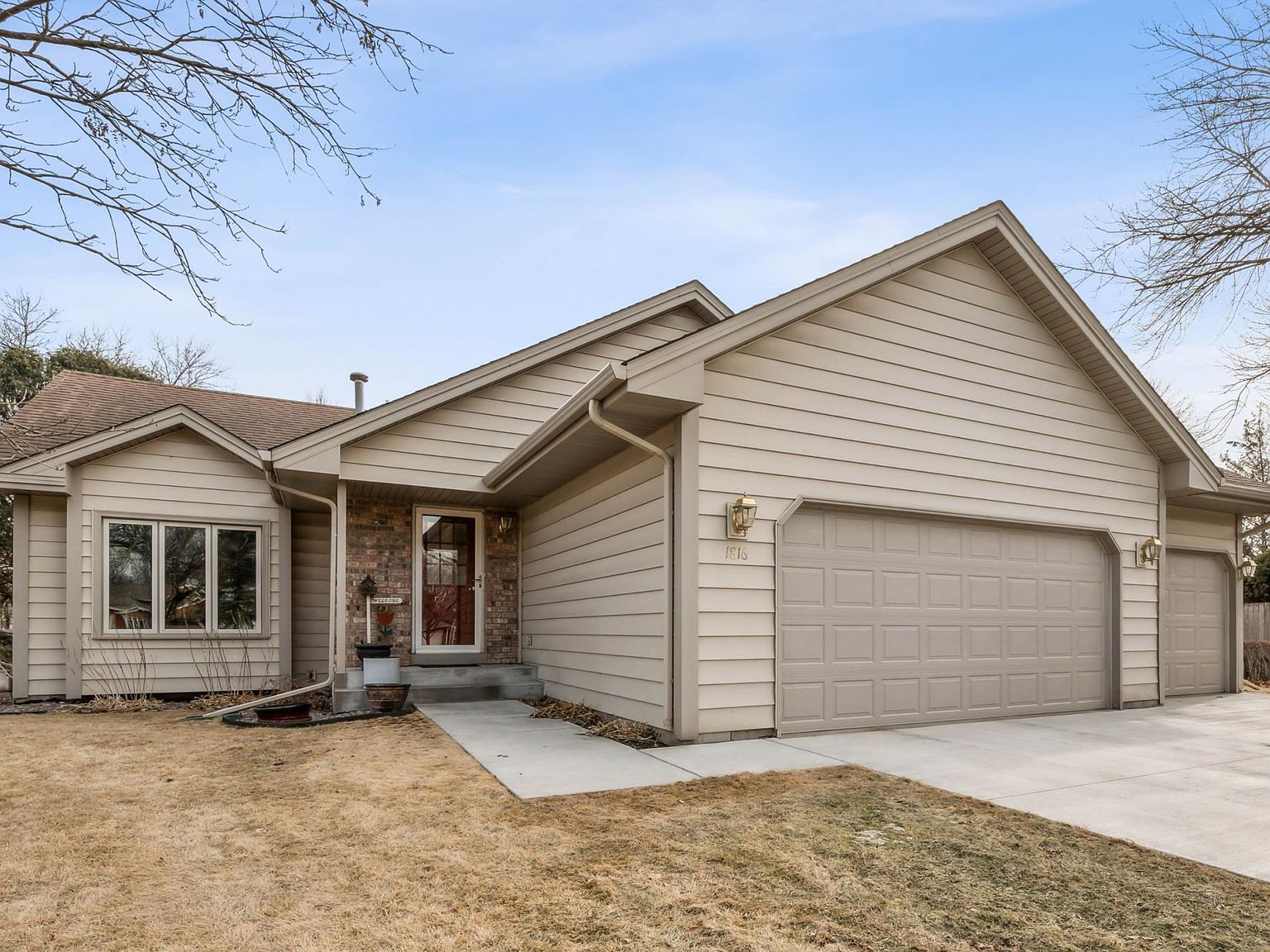 1816 Ruby Cir, Shakopee, MN 55379 | Zillow