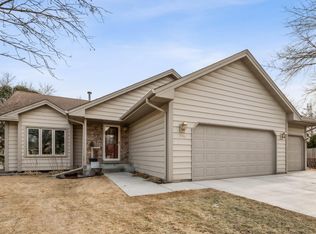 1816 Ruby Cir, Shakopee, MN 55379