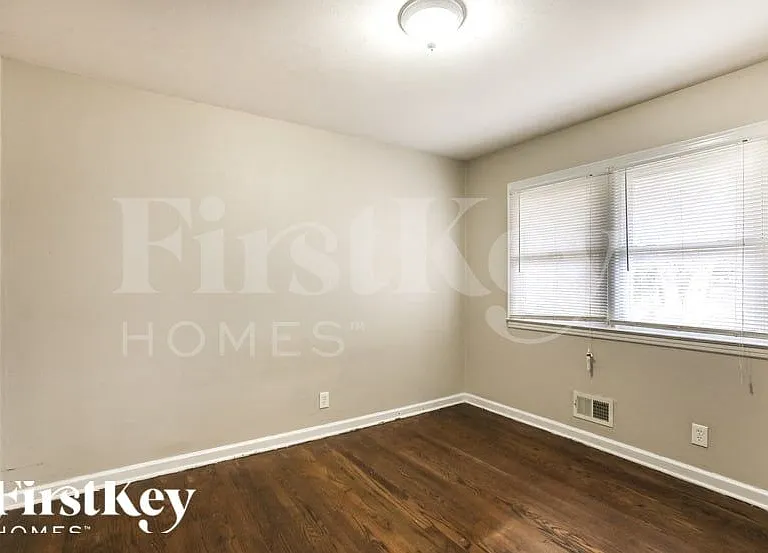 5915 Harvard Ave — Photo 12