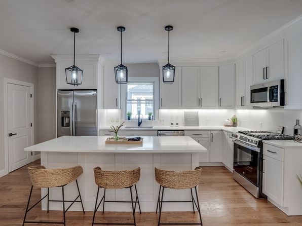 30 Meriam St, Wakefield, MA 01880