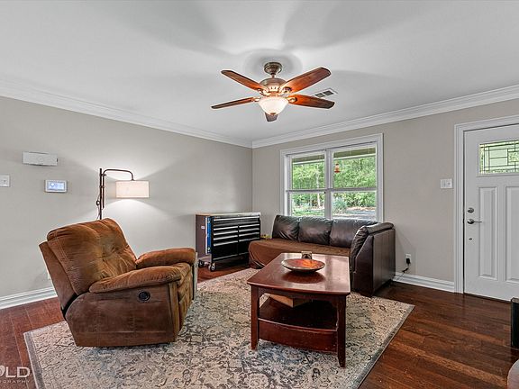 4th image of 186 Hughes Rd
