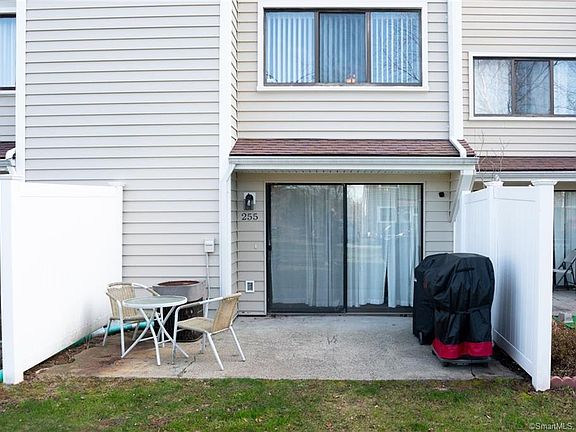 3rd image of 255 Monticello Dr #255
