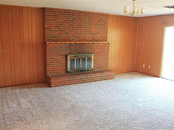 4th image of 213 Kansas Dr