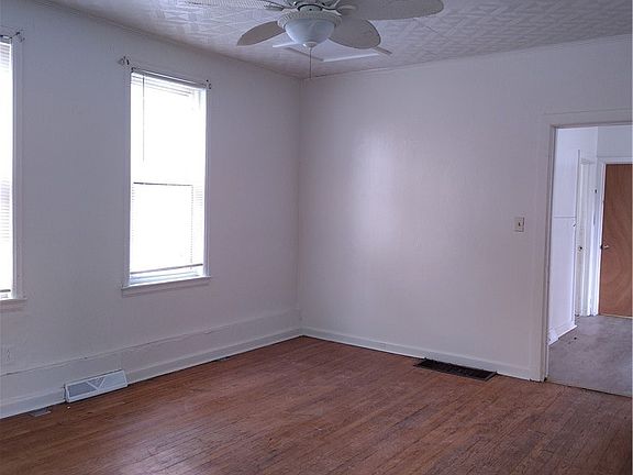 3rd image of 202 Union Ave