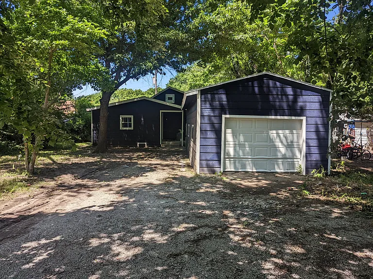 120 Minnesota St — Photo 2