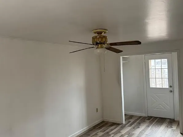 10416 Lackland Rd, Saint Louis, MO 63114