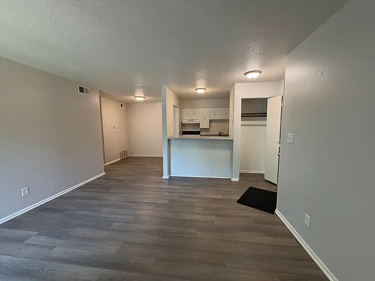 6504 Ravena Rd — Photo 6