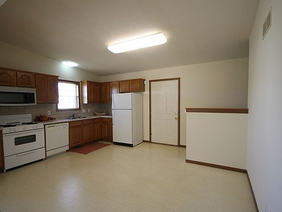 5th image of 17558 Bentwood Dr