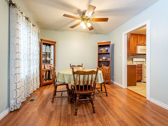 5th image of 93 E Berkley Ln