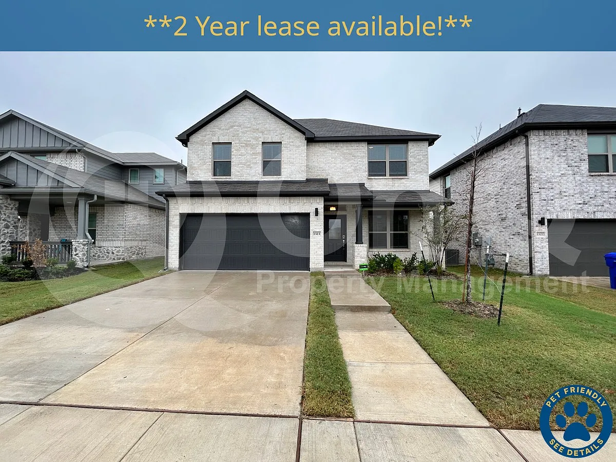 4 bed, 3.0 bath, 2238 sqft, $2,450 — Photo 1