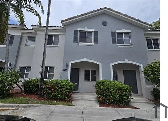 3 bed, 1500 sqft, $2,550 — Photo 2