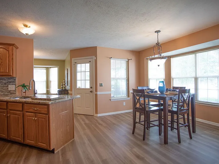 3441 Cross Meadow Dr — Photo 8